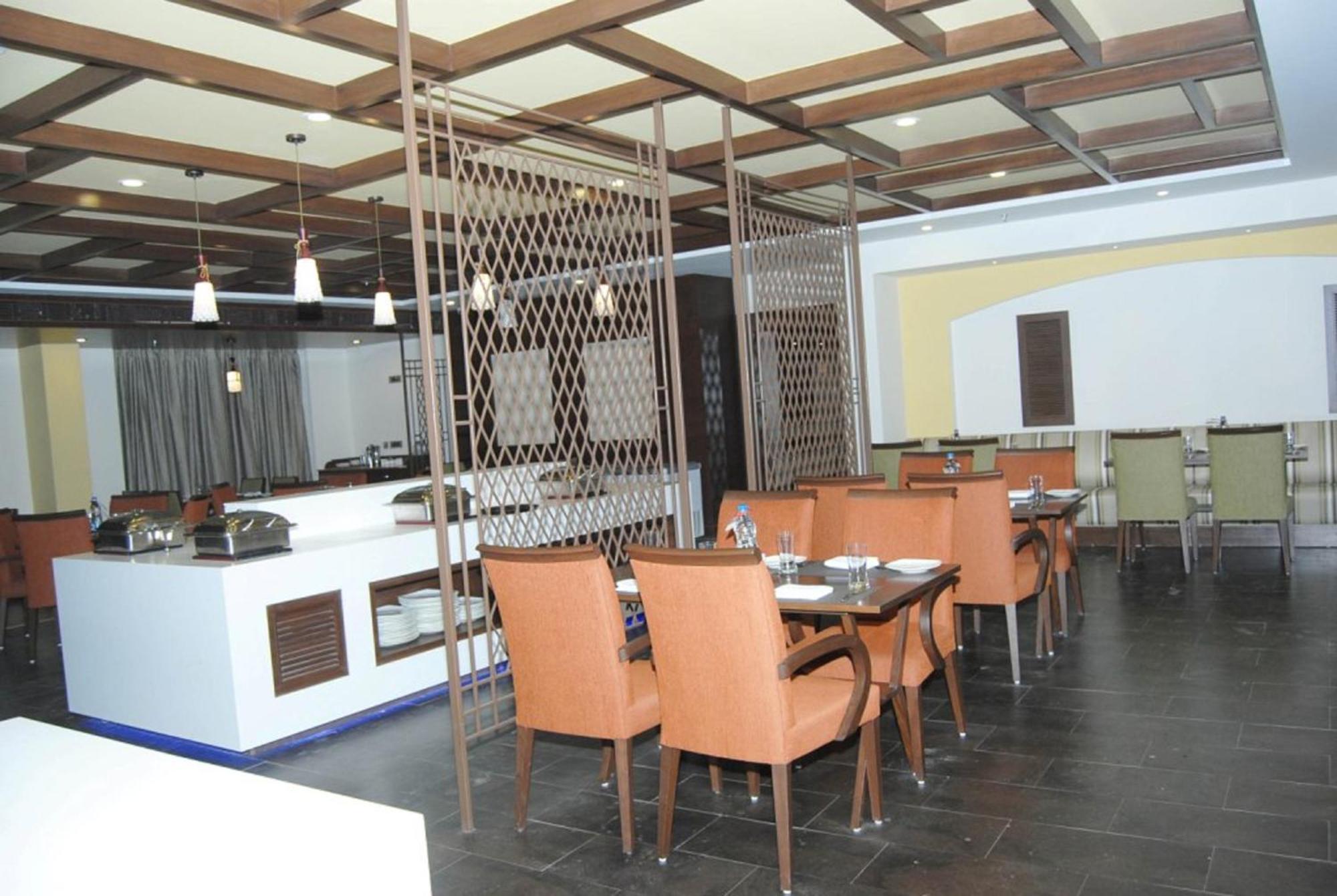 Hotel Abigail Goradia's Shirdi Exterior foto