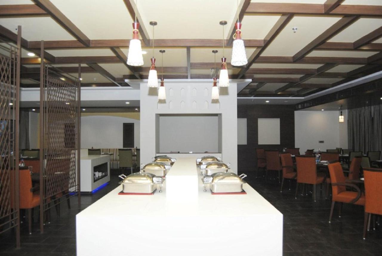 Hotel Abigail Goradia's Shirdi Exterior foto