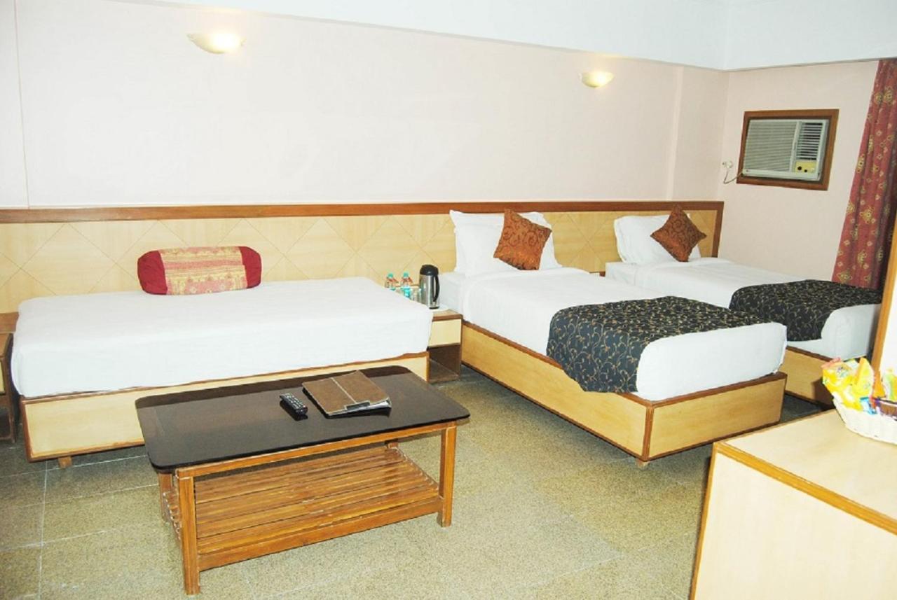 Hotel Abigail Goradia's Shirdi Exterior foto
